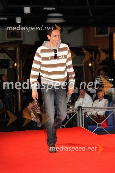 Zoran Pavlovič, nogometaš NK MariborModna revija znamke Sweet years v Bowling Centru Strike