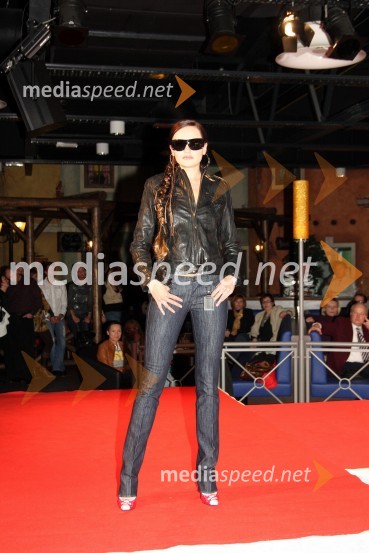 Iryna Osypenko, manekenkaModna revija znamke Sweet years v Bowling Centru Strike