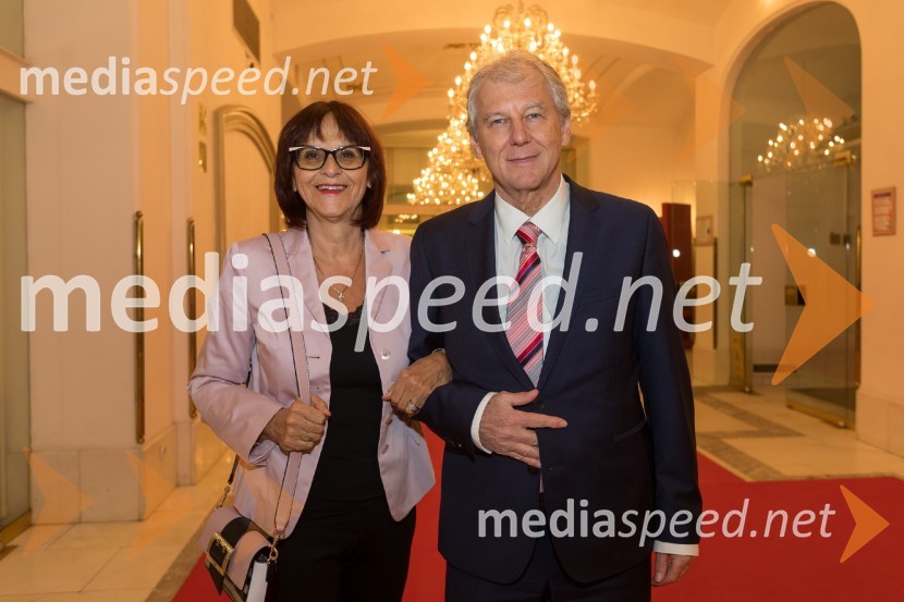  Andreja Kračun, predsednica, Dobrodelno združenje Koraki za korakce;  prof. dr. Davorin  Kračun, ekonomist, predsednik Fiskalnega sveta, član Rotary Cluba MariborMoč usode, premiera opere