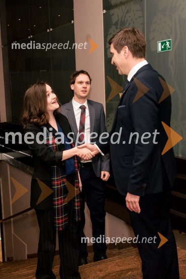  Klavdija Holc;  Jernej Vidmar;  Uroš  Križanec, predsednik Društva slovensko - škotskega prijateljstvaBurns-Prešeren night