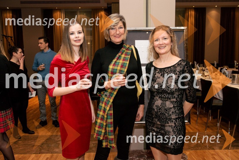  Nika  Zajc, pevka;  Carol  Jardin, anglistka;  Nikola StewartBurns-Prešeren night