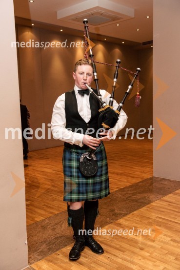  Keir  Brown, dudarBurns-Prešeren night