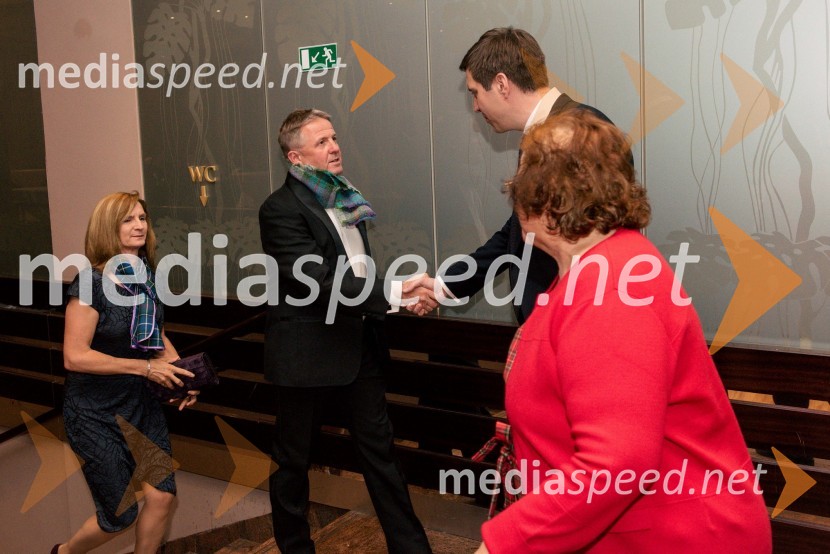  Chaty Locke;  Jonathan Charles Lockes, Nova KBM d.d.;  Uroš  Križanec, predsednik Društva slovensko - škotskega prijateljstvaBurns-Prešeren night