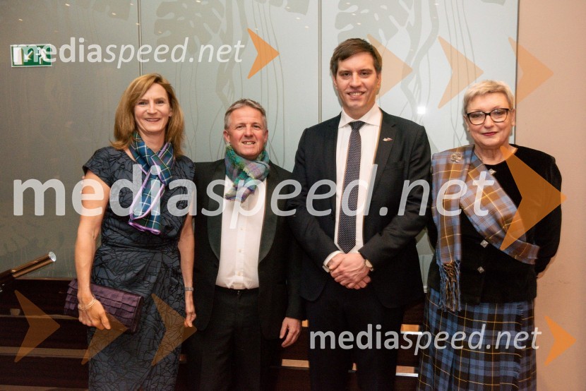  Chaty Locke;  Jonathan Charles Lockes, Nova KBM d.d.;  Uroš  Križanec, predsednik Društva slovensko - škotskega prijateljstva;  Majda Debevc, The Keeper of the quaichBurns-Prešeren night