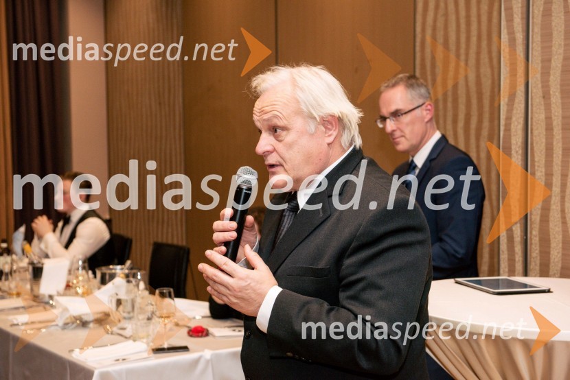  Pavle Ravnohrib, igralecBurns-Prešeren night