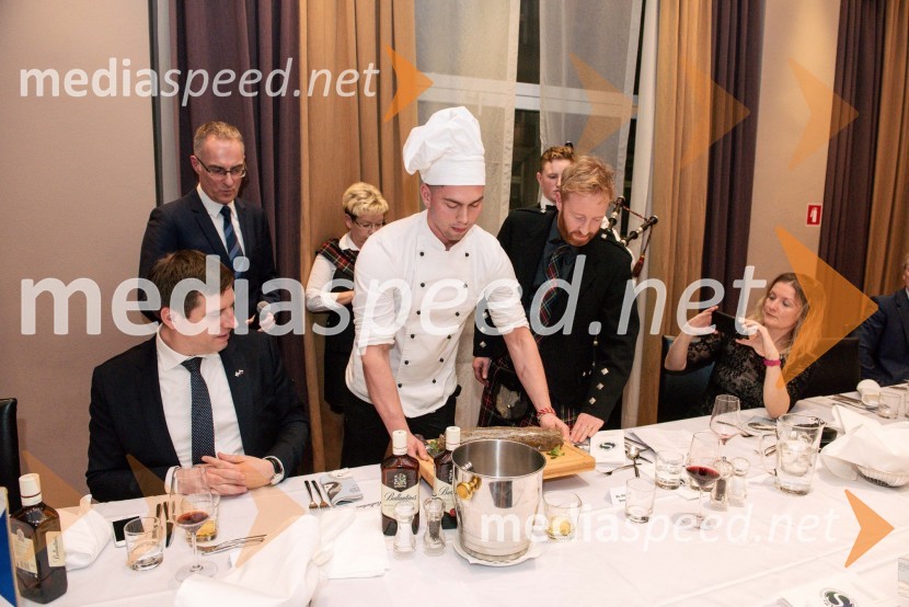  Uroš  Križanec, predsednik Društva slovensko - škotskega prijateljstva;  Igor Evgen Bergant, novinar in TV voditelj;  ... ;  Ian  StewartBurns-Prešeren night