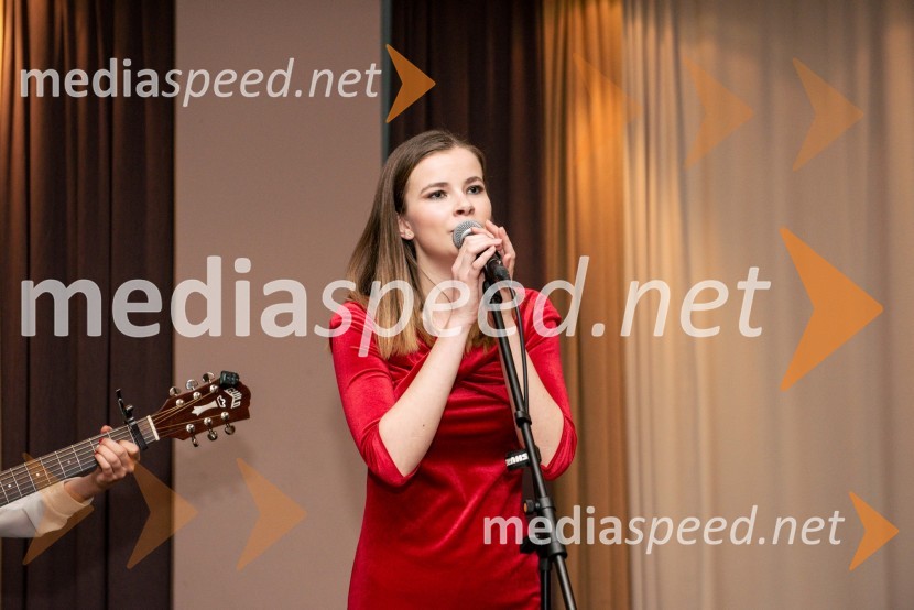  Nika  Zajc, pevkaBurns-Prešeren night