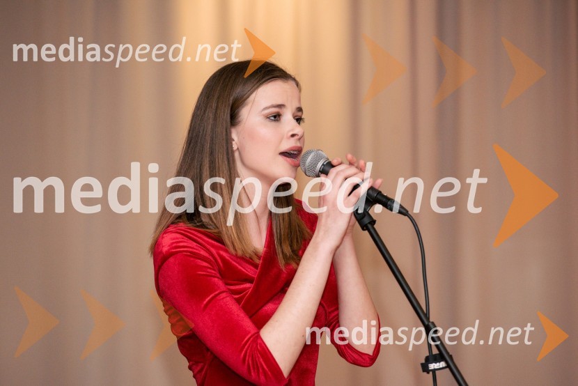  Nika  Zajc, pevkaBurns-Prešeren night