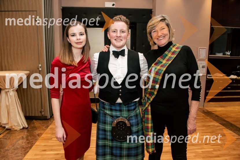  Nika  Zajc, pevka;  Keir  Brown, dudar;  Carol  Jardin, anglistkaBurns-Prešeren night