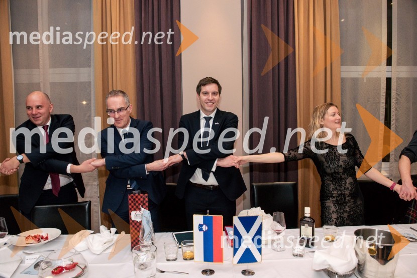  Paul  Jancar, Namestnik vodje misije britanske ambasade;  Igor Evgen Bergant, novinar in TV voditelj;  Uroš  Križanec, predsednik Društva slovensko - škotskega prijateljstva;  ... Burns-Prešeren night