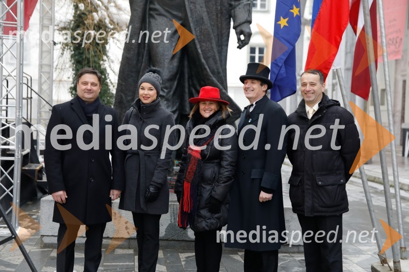  Boštjan Trilar, župan mestne občine Kranj;  ... ;  ... ;  ... ;  ... Prešernov smenj