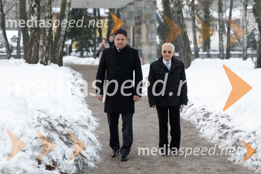  Boštjan Trilar, župan mestne občine Kranj;  Anton Peršak, minister za kulturoPrešernov smenj