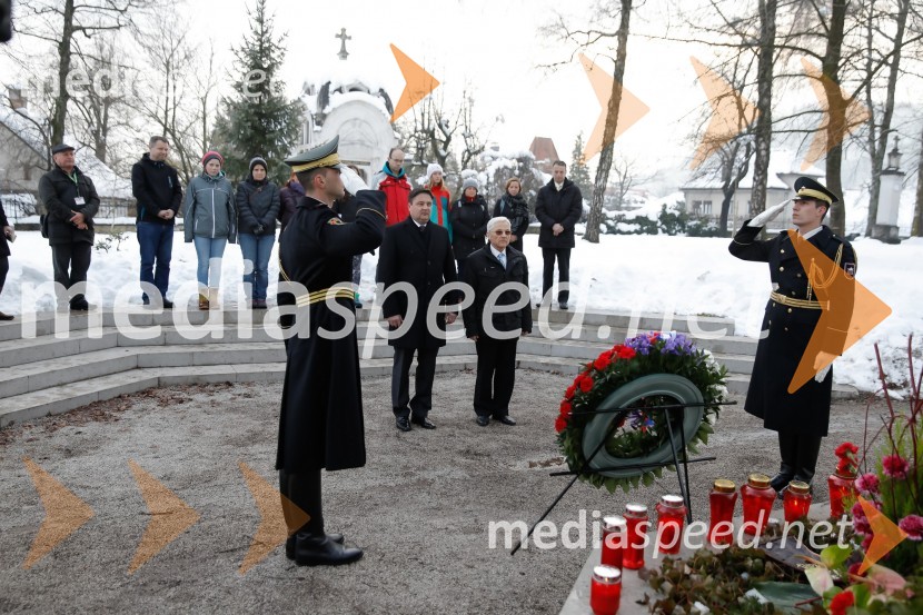  ... ;  Boštjan Trilar, župan mestne občine Kranj;  Anton Peršak, minister za kulturo;  ... Prešernov smenj