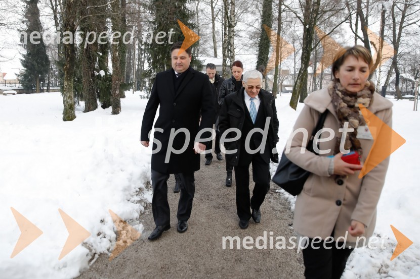  Boštjan Trilar, župan mestne občine Kranj;  Anton Peršak, minister za kulturo;  ... Prešernov smenj