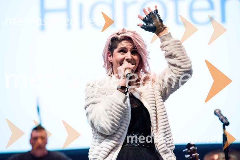  Lea Sirk, pevkaNapovedujemo: Žarometi 2018, znani so nominiranci