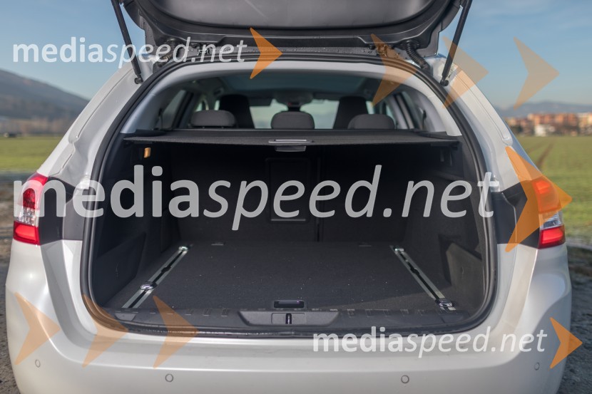 Peugeot&nbsp; 308 SW 1.6 BlueHDi 120 Allure, v osnovi pogoltne 610 litrov tovoraPeugeot  308 SW 1.6 BlueHDi 120 Allure, mediaspeed test