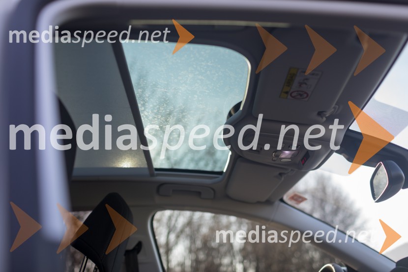 Peugeot&nbsp; 308 SW 1.6 BlueHDi 120 Allure, za več svetlosti v kabini skrbi panoramski stropPeugeot  308 SW 1.6 BlueHDi 120 Allure, mediaspeed test