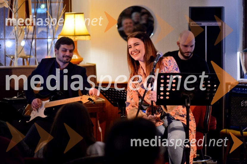  Maja Keuc, pevkaMaja Keuc, koncert