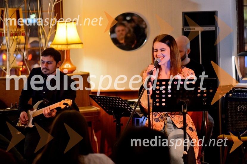  Maja Keuc, pevkaMaja Keuc, koncert