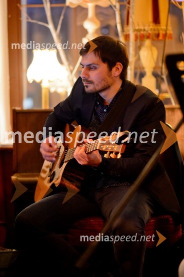  Miha  Koretič, glasbenikMaja Keuc, koncert