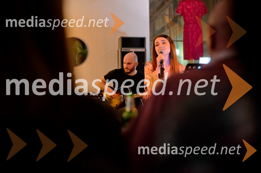  Maja Keuc, pevkaMaja Keuc, koncert