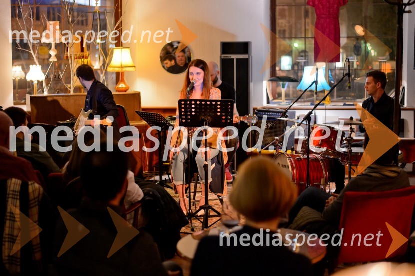  Miha  Koretič, glasbenik;  Maja Keuc, pevka;  Dorian Granda, glasbenikMaja Keuc, koncert