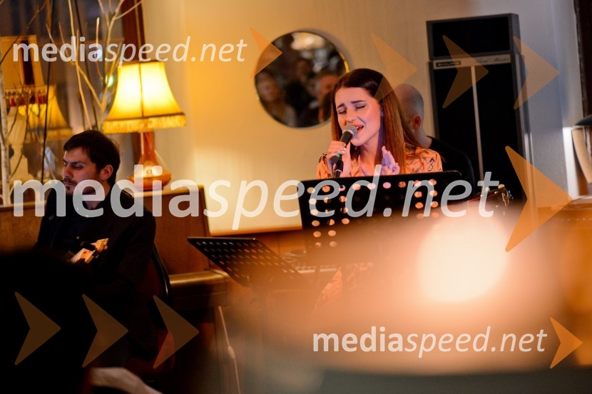  Maja Keuc, pevkaMaja Keuc, koncert