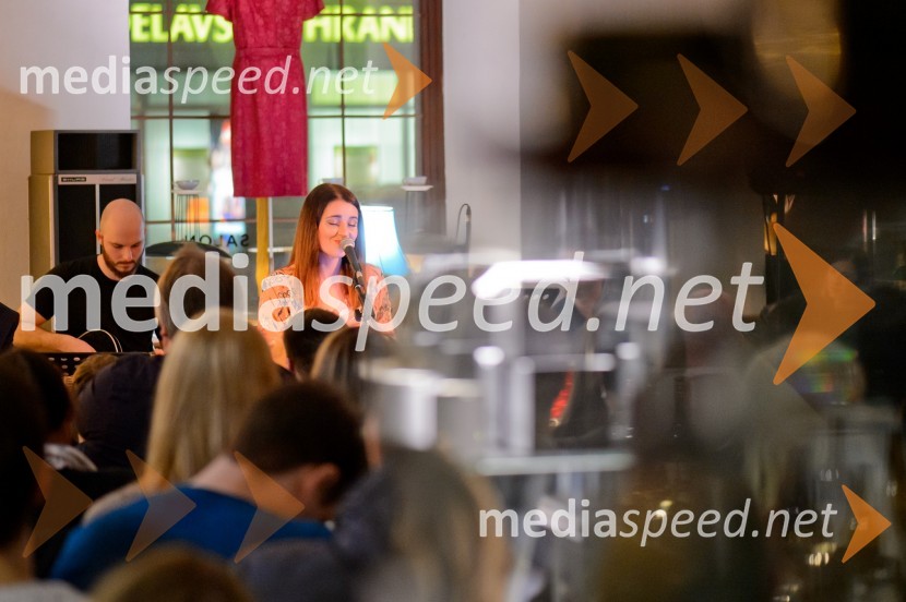  Maja Keuc, pevkaMaja Keuc, koncert