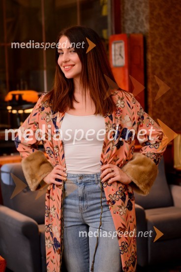 Maja Keuc, pevkaMaja Keuc, koncert