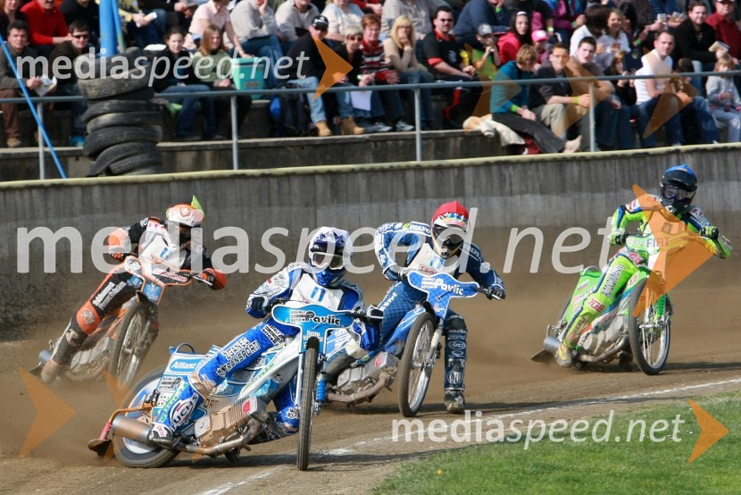 Jurica Pavlic (SK Unia Goričan), zadaj, Manuel Novotny (Avstrija), Ivan Vargek (SK Unia Goričan) in Maks Gregorič (AMTK Ljubljana)SPEEDWAY DP posameznikov 2008 3. dirka, Skupina A