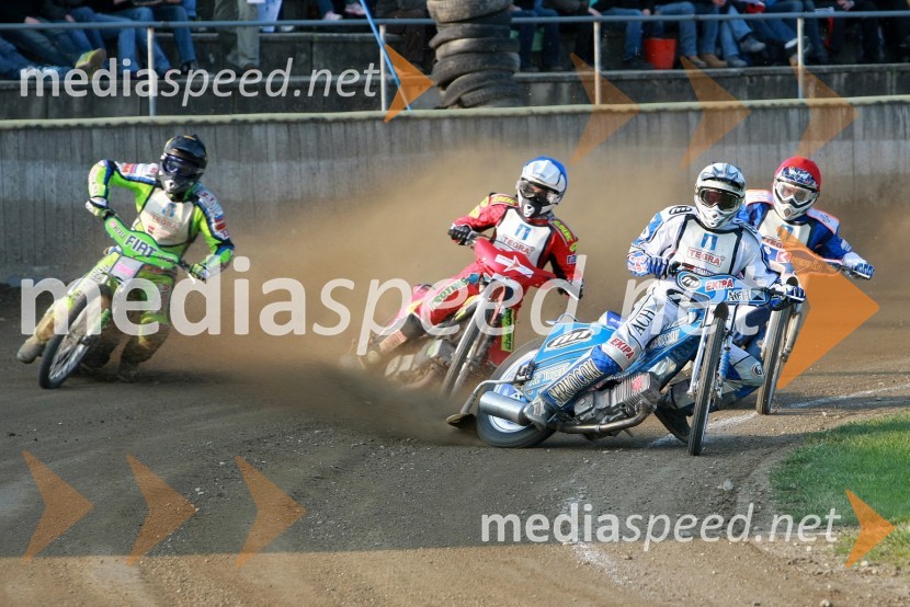 Matej Žagar (AMTK Ljubljana), zadaj Maks Gregorič (AMTK Ljubljana), Aleksander Čonda (AMD Krško) in Matija Duh (AMD Krško)SPEEDWAY DP posameznikov 2008 3. dirka, Skupina A