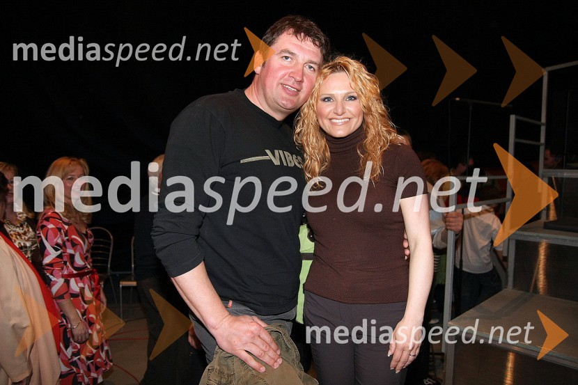 Nuša Derenda, pevka in njen mož FrenkFinalna oddaja Piramida