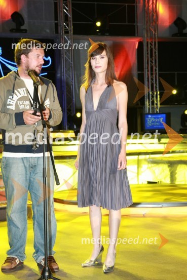 Simon Pintar, direktor fotografije in Ula Furlan Molk, igralkaEKSKLUZIVNO: Snemanje filma Hit poletja v Portorožu leta 2007