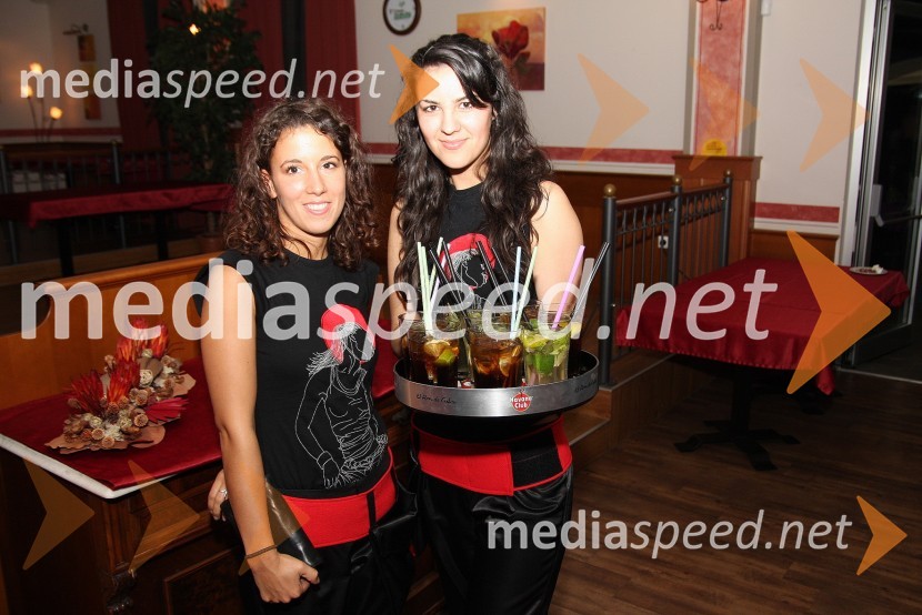 HostesiKoncert Tonija Cetinskega v Bowling centru Strike