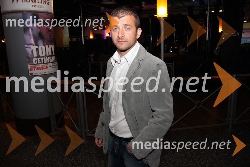 Dejan Djuranovič, nekdanji nogometašKoncert Tonija Cetinskega v Bowling centru Strike