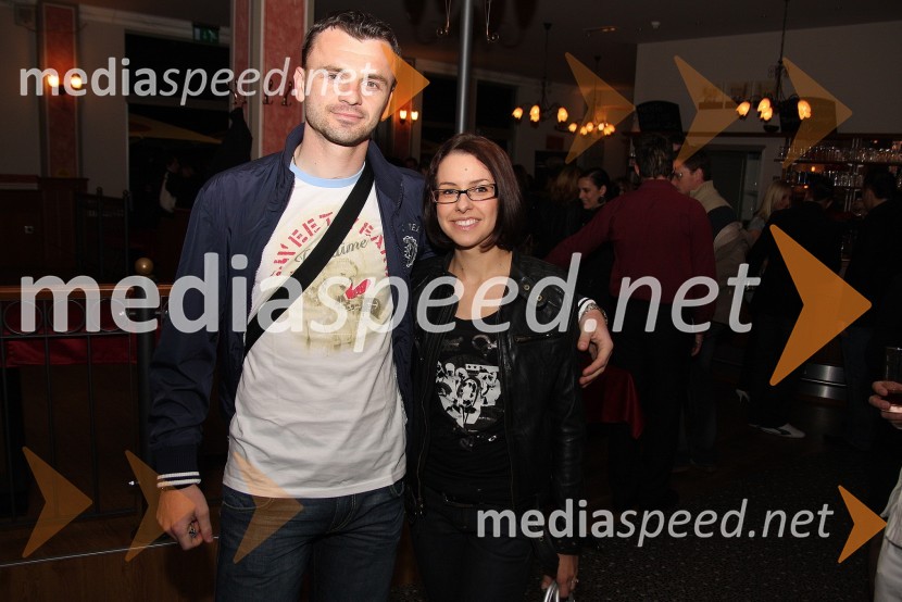 Suad Filekovič, nogometaš s punco Leonido KlasincKoncert Tonija Cetinskega v Bowling centru Strike