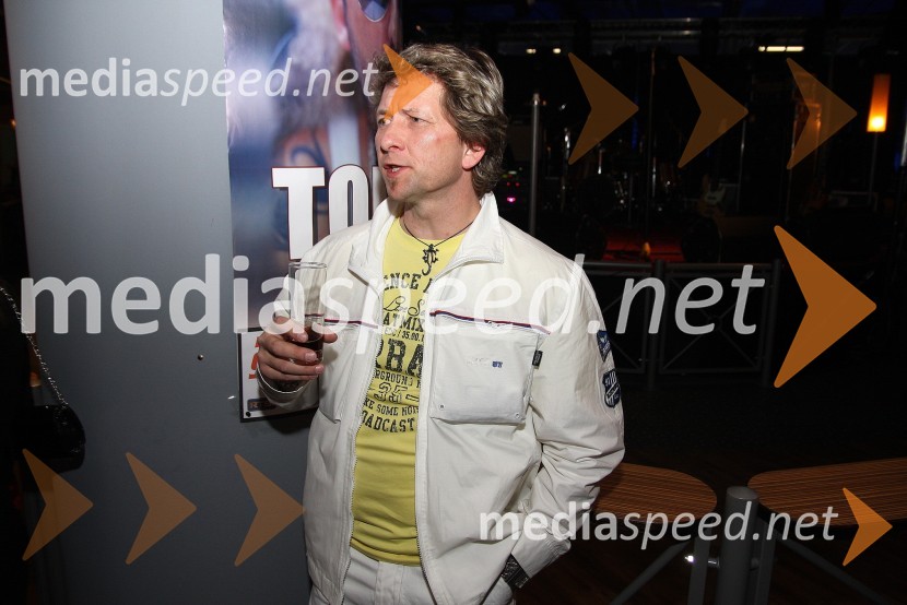 Koncert Tonija Cetinskega v Bowling centru Strike