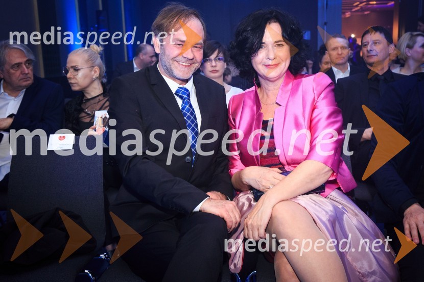  Jure Ivanušič, dramski igralec in glasbenik;  Urška Hlebec, igralkaGorske sanje, premiera nove slovenske serije