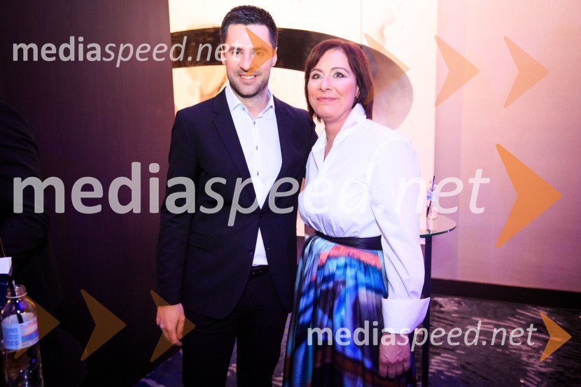  Mirko Mayer, televizijski voditelj, novinar;  Tina Česen, generalna direktorica Planet TVGorske sanje, premiera nove slovenske serije