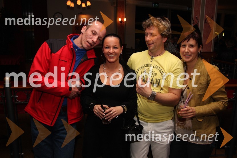 ObiskovalciKoncert Tonija Cetinskega v Bowling centru Strike