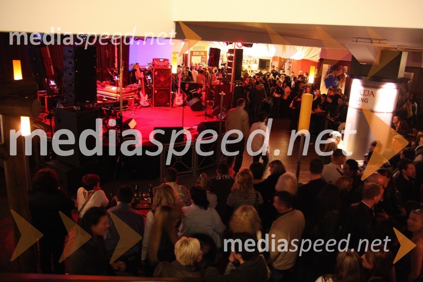 Bowling center StrikeKoncert Tonija Cetinskega v Bowling centru Strike