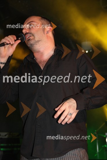 Toni Cetinski, hrvaški pevecKoncert Tonija Cetinskega v Bowling centru Strike