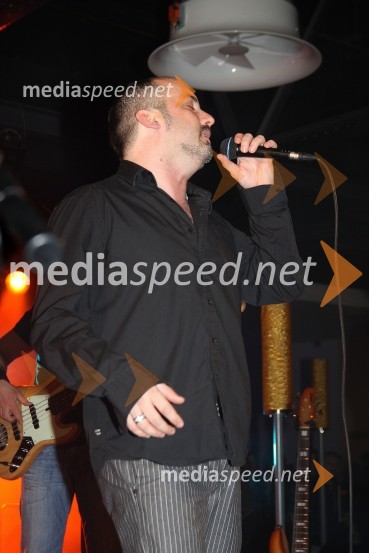 Toni Cetinski, hrvaški pevecKoncert Tonija Cetinskega v Bowling centru Strike