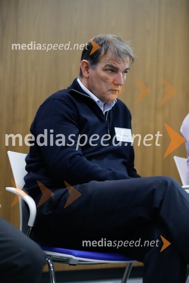 mag. Bojan Žlender, Ministrstvo za infrastrukturoUkrepi in spodbude za prehod na e-mobilnost, strokovni posvet