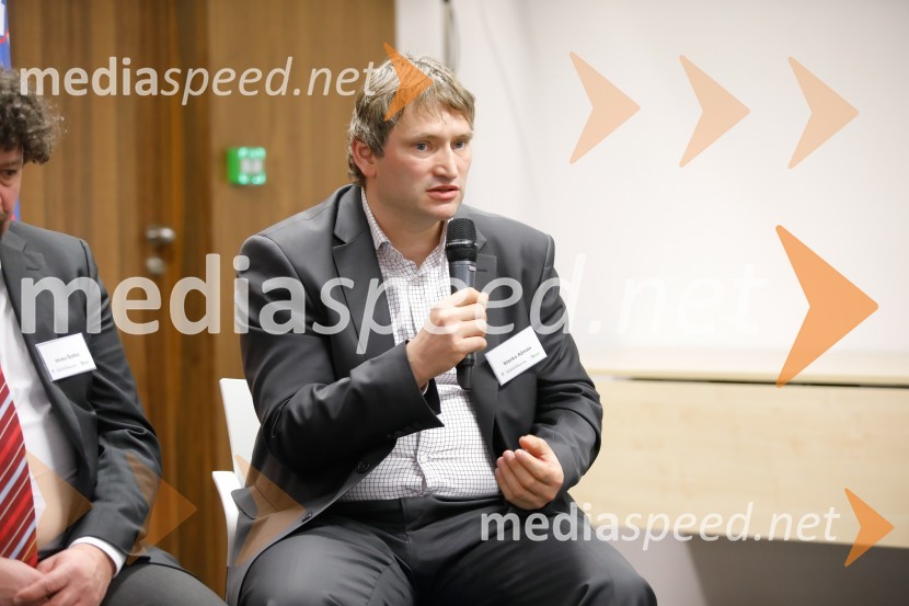 dr. Slavko Ažman, Center energetsko učinkovitih rešitev, CERUkrepi in spodbude za prehod na e-mobilnost, strokovni posvet