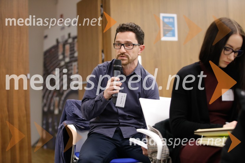  Robert Novak, Novak, izpušni sistemi, d.o.o.Ukrepi in spodbude za prehod na e-mobilnost, strokovni posvet