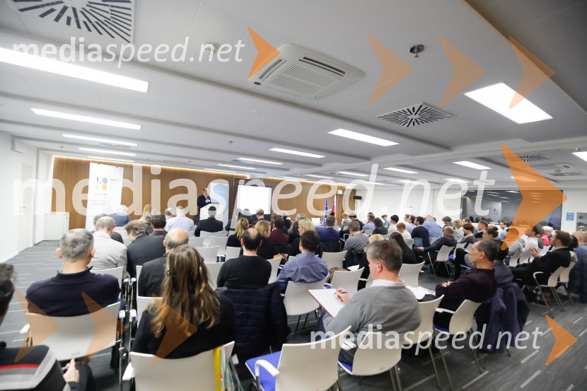 Ukrepi in spodbude za prehod na e-mobilnost, strokovni posvetUkrepi in spodbude za prehod na e-mobilnost, strokovni posvet