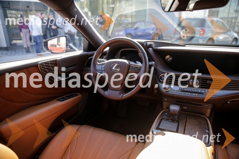 Lexus LS, slovenska predstavitev
