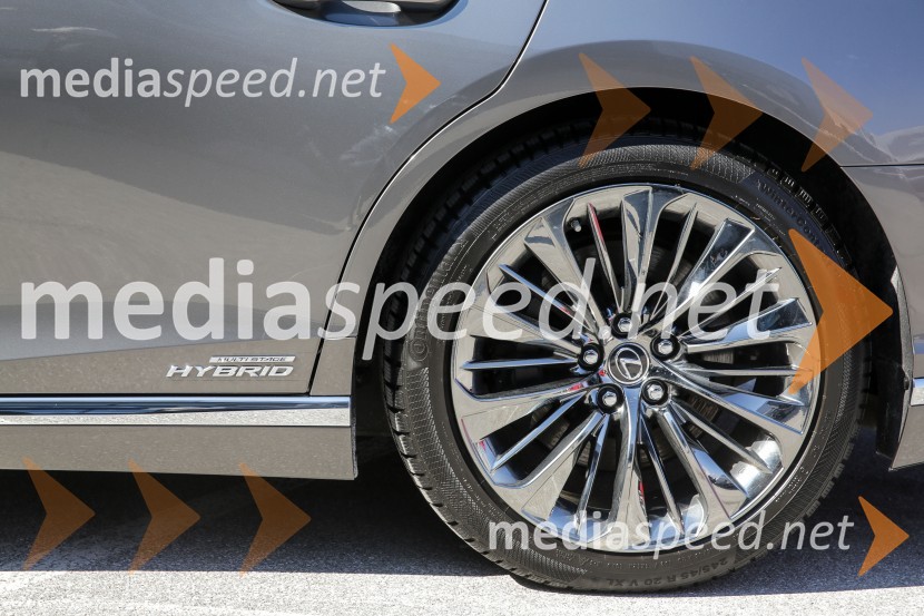 Lexus LS, slovenska predstavitev