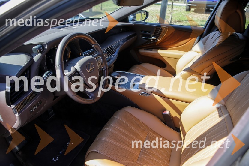 Lexus LS, slovenska predstavitev